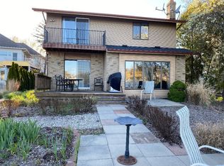 2500 Comfort Ct, West Bloomfield, MI 48323