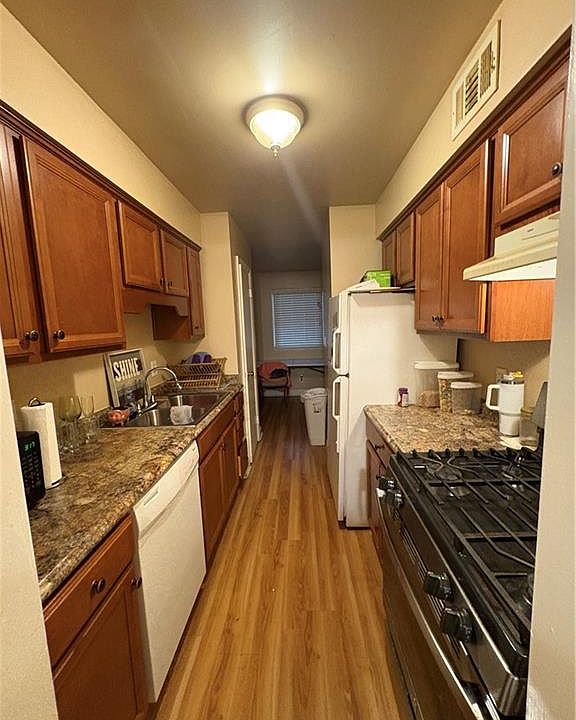 1st image of 2890 Carriage Dr APT E
