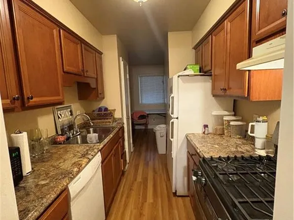 2890 Carriage Dr APT E, Winston Salem, NC 27106