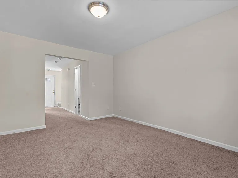 408 Anna St — Photo 11