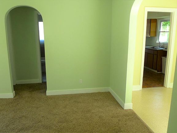 3rd image of 1350 Glenrose Ave