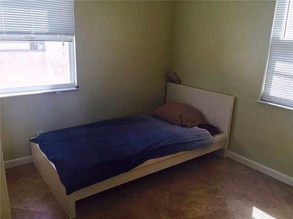 5th image of 1642 Adams St