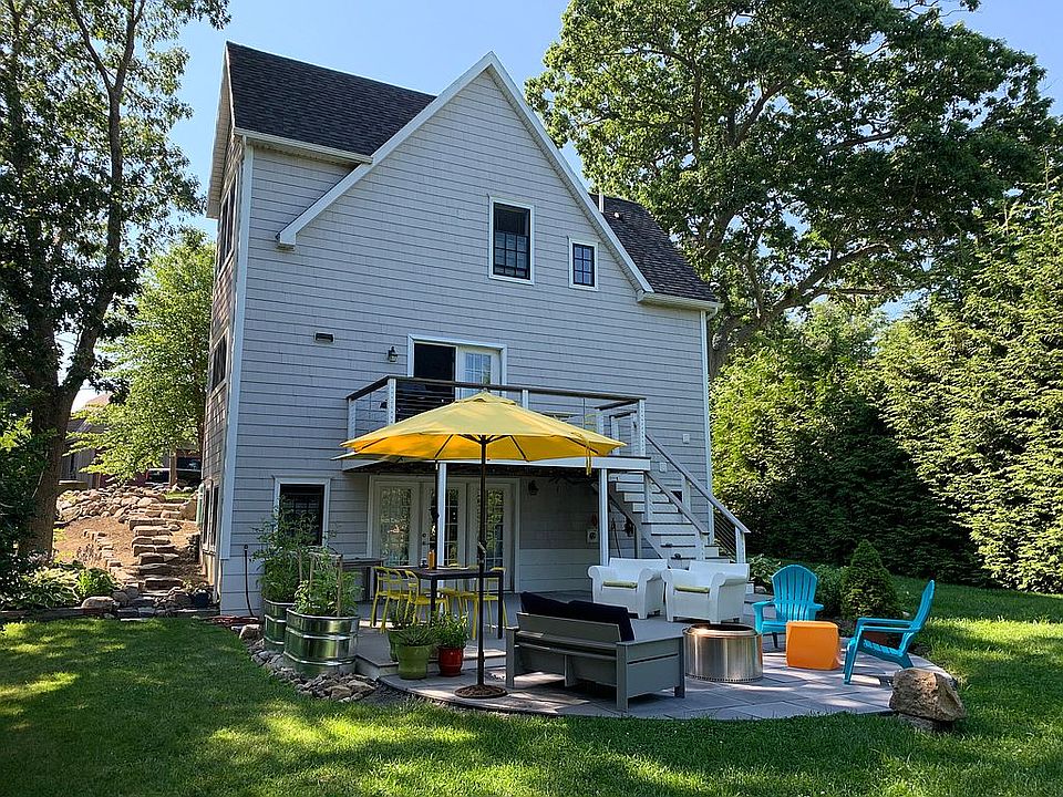 1st image of 3 Squam Hill Ct