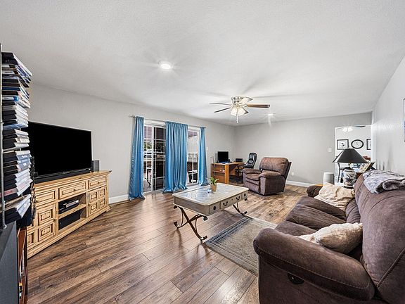3rd image of 302 S 15th St
