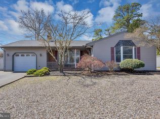 290 Mermaid Dr, Manahawkin, NJ 08050