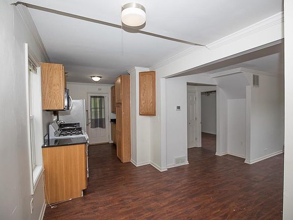 2nd image of 1401 Sunset Dr