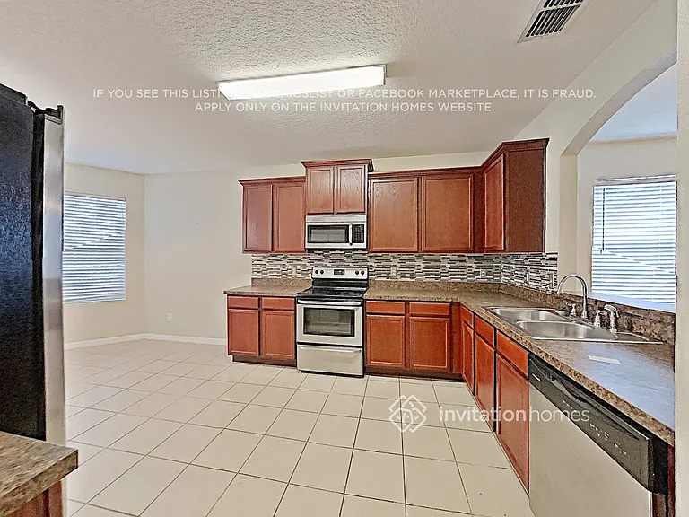 101 Daigledog St — Photo 7
