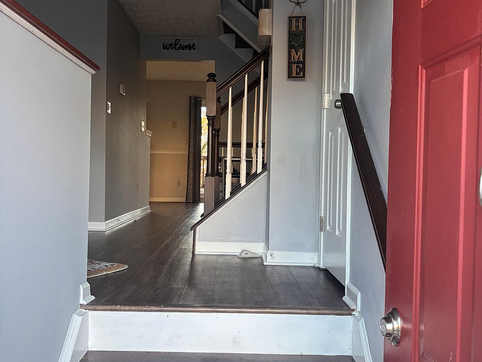 1st image of 1302 Hollow Glen Ct