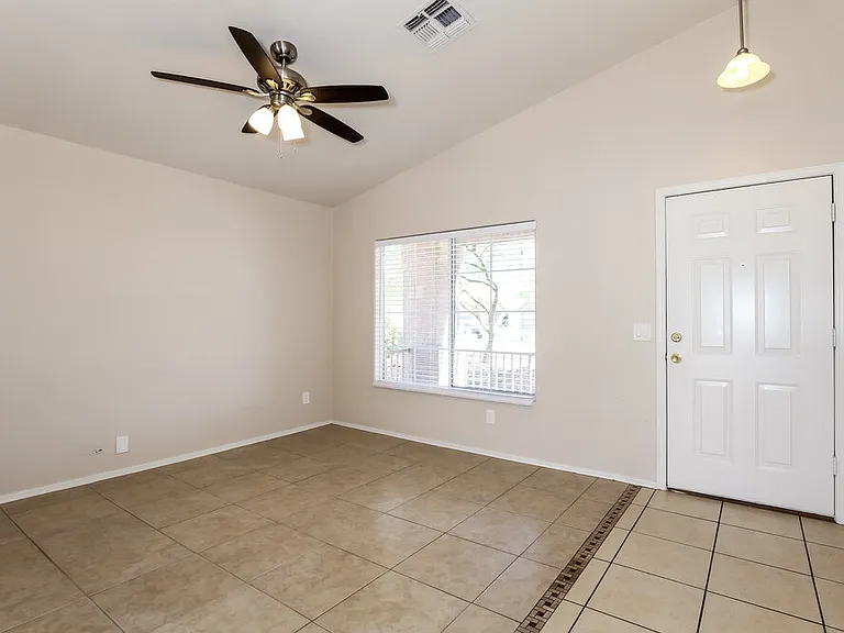 3618 W Tina Ln — Photo 2