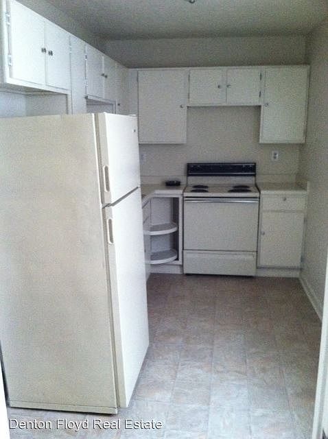 2nd image of 218 E Kentucky St