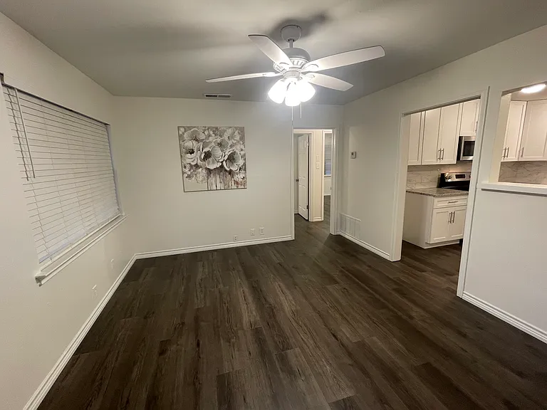 1045 Custer Rd — Photo 8