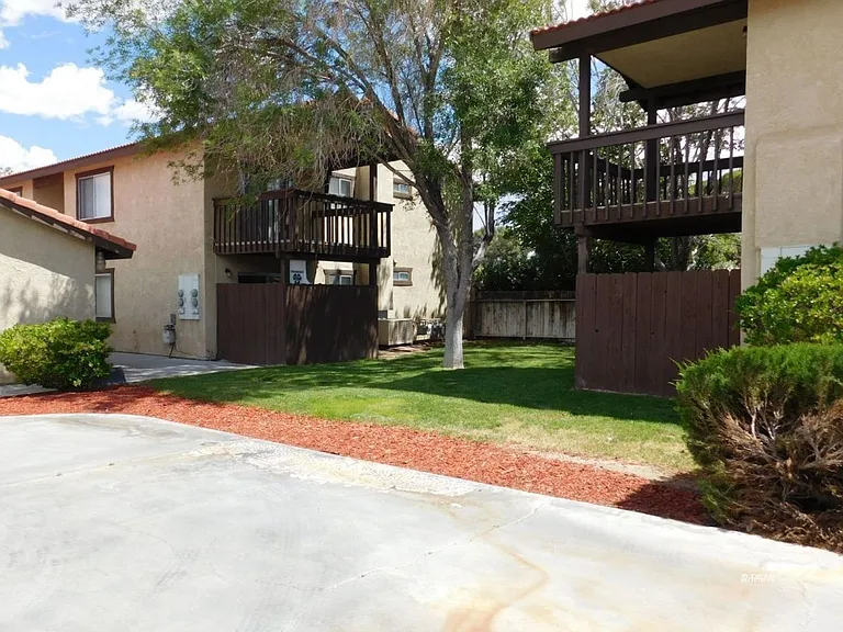 1311 El Prado St — Photo 2