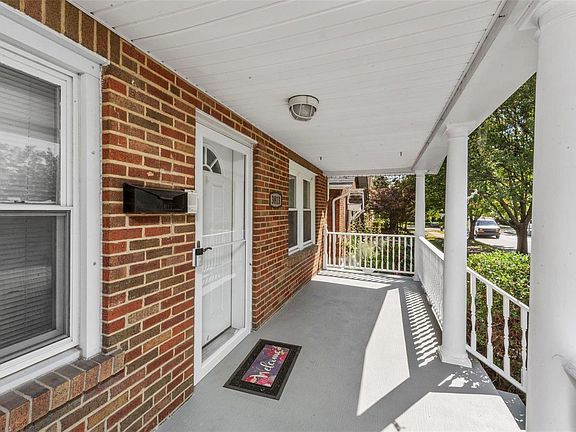 5th image of 3813 Burgen Ave