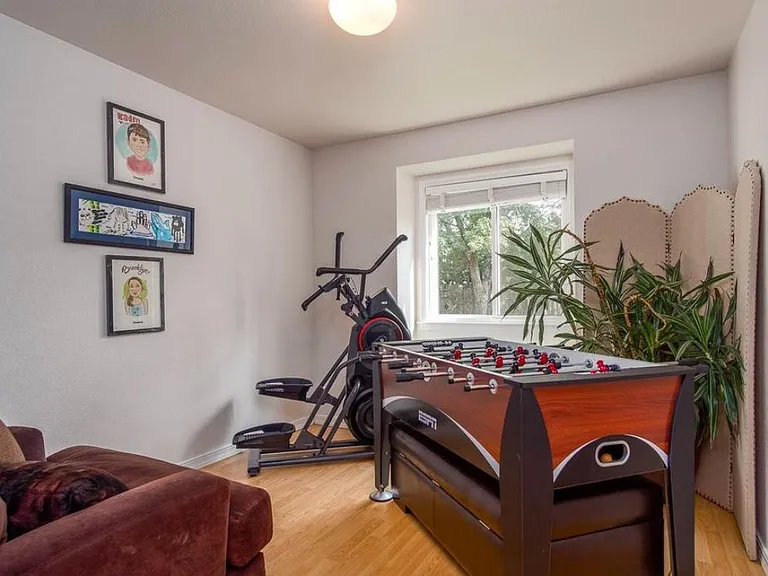 10531 W Greenleaf St — Photo 7