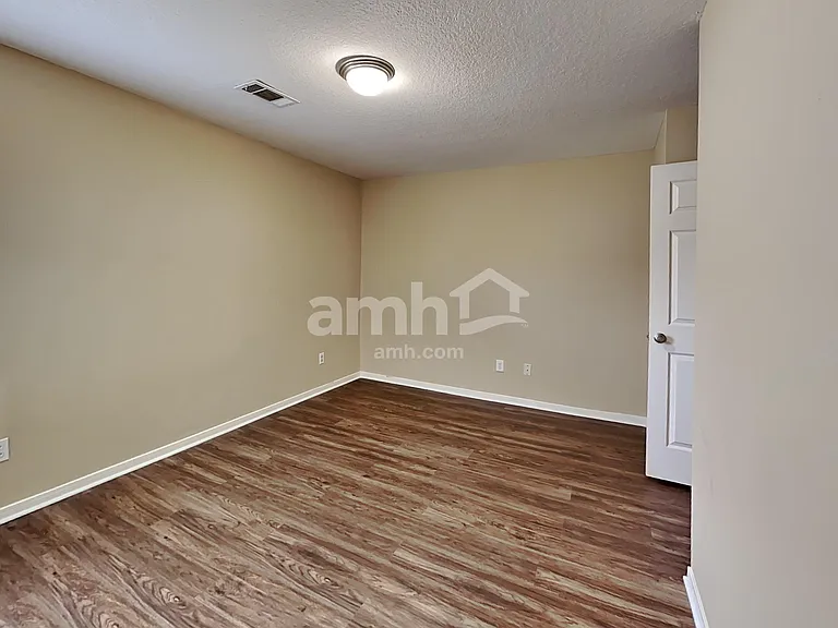 2306 Hollyfield Ln — Photo 22