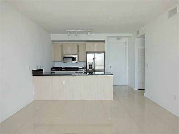 3rd image of 1111 SW 1st Ave APT 2821