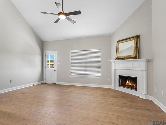 2nd image of 43266 N Henderson Ave