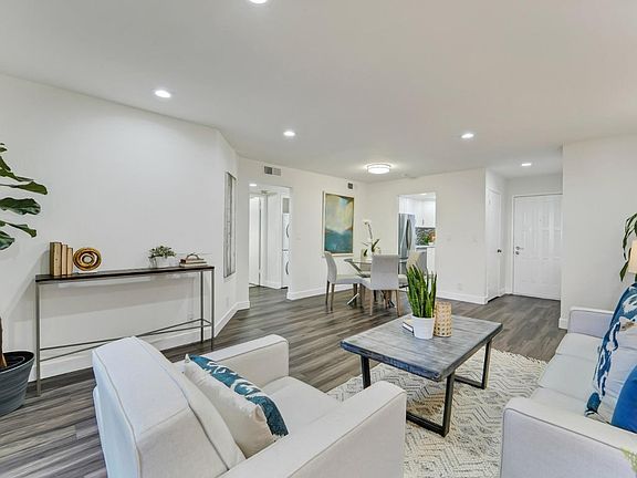 3rd image of 1001 E Evelyn Ave #163