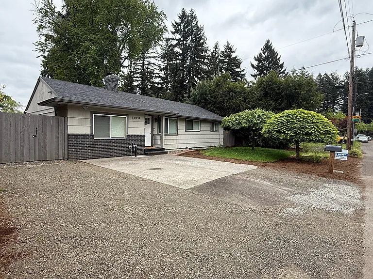 18641 NE Everett Ct — Photo 1