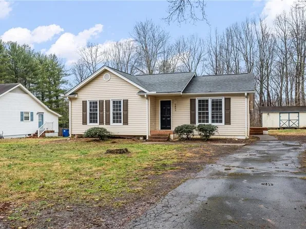 1892 Bethania Rural Hall Rd, Winston Salem, NC 27106