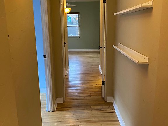 3rd image of 805 Loma Vista Dr NE