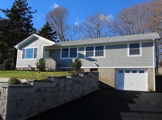 10 High St, Middletown, RI 02842