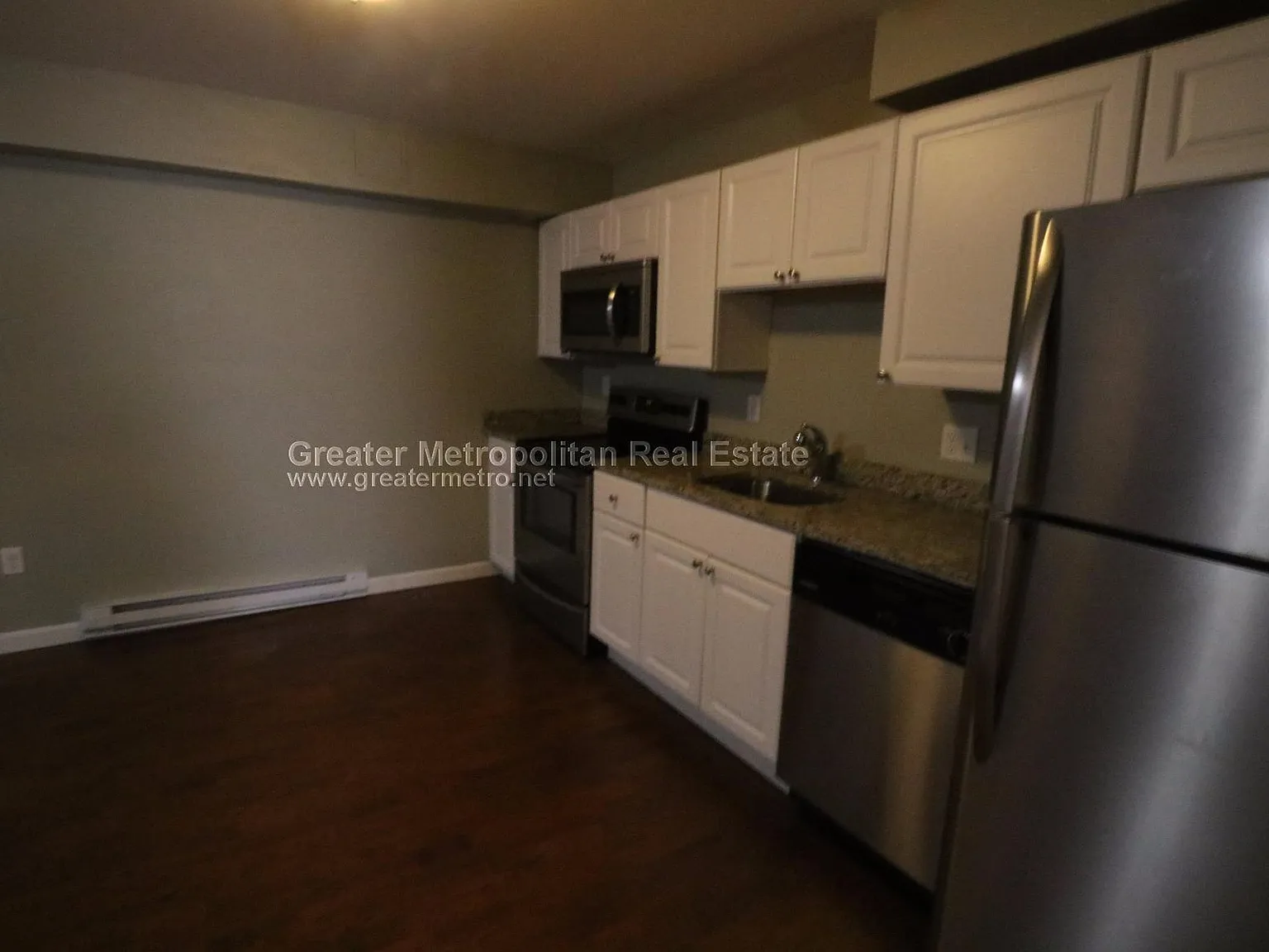 3 bed, 1000 sqft, $4,200 — Photo 4