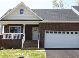 374 Hickory Grove Cir, Harrisonburg, VA 22801