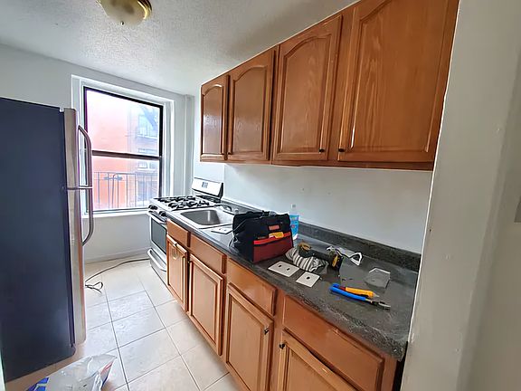 2nd image of 2016 Regent Pl APT 3C