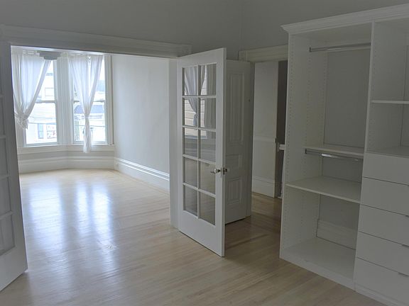5th image of 1058 Sanchez St