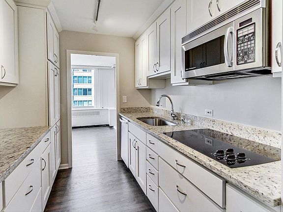 4th image of 4250 N Marine Dr APT 715