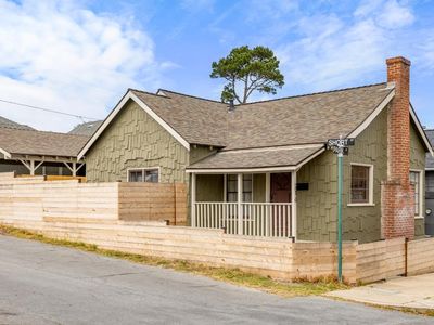 216 Park St, Pacific Grove, CA, 93950