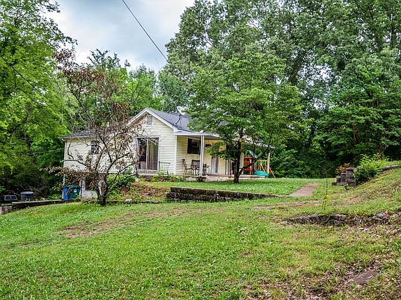4th image of 3933 Grace Ave