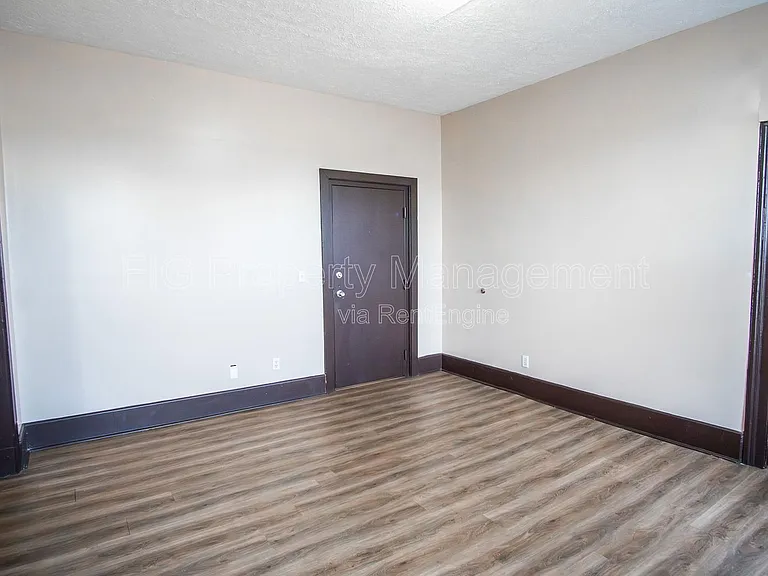 1709 E 5th Ave #2 — Photo 2