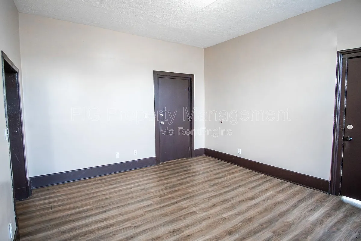Building Photo - 1709 E 5th Ave #2
