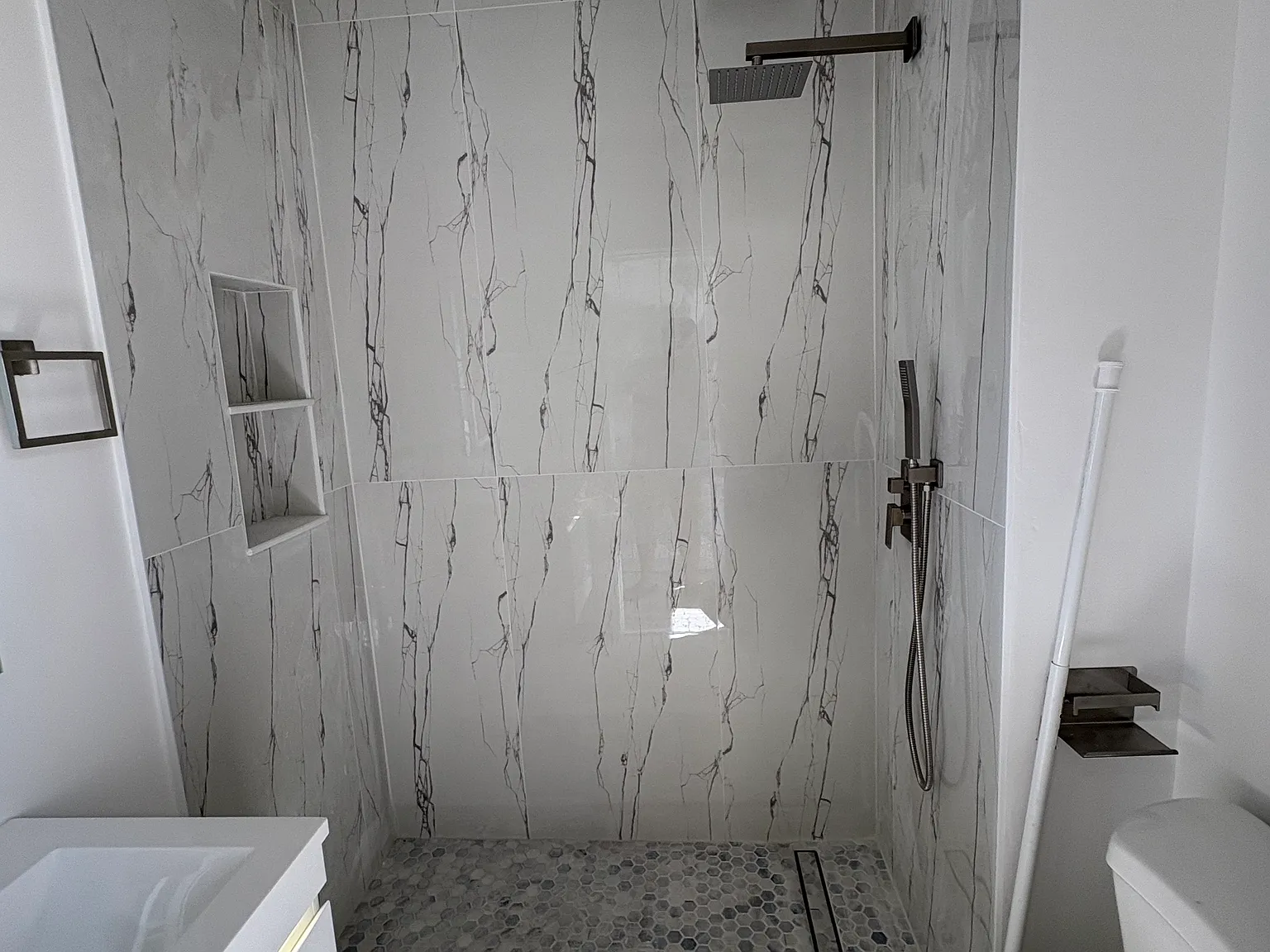 7500 SW 16th Ter — Photo 3
