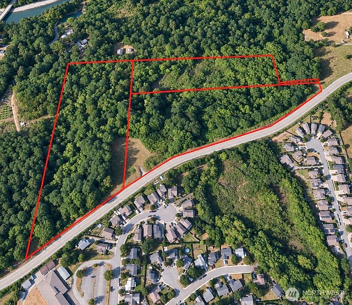 3rd image of 18795 Quarry Road