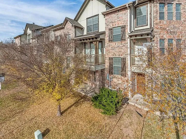 351 George Bush Dr E — Photo 2