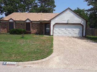 3502 Peakview Dr, Corinth, TX 76210
