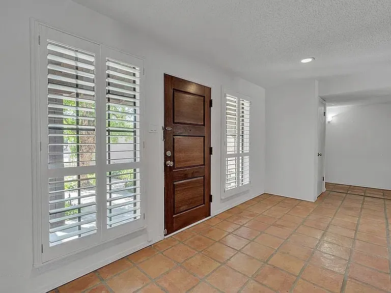 4945 Vista Grande Cir — Photo 2