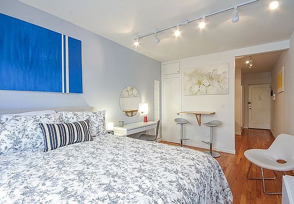 4th image of 312 W 23rd St APT 1G