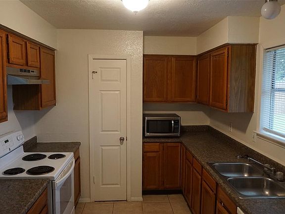 5th image of 2790 Tallowood Dr