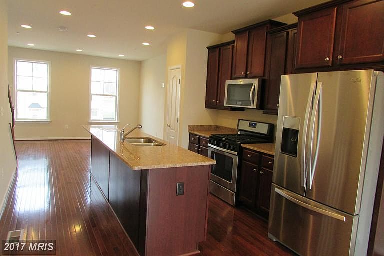 1st image of 507 Pebblebrook Ln