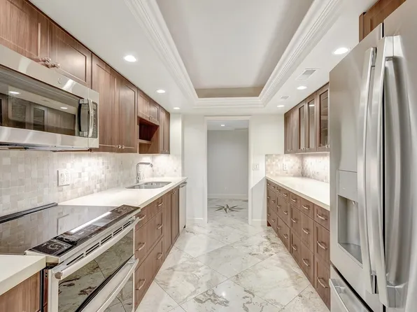 800 Cypress Grove Drive #206, Pompano Beach, FL 33069