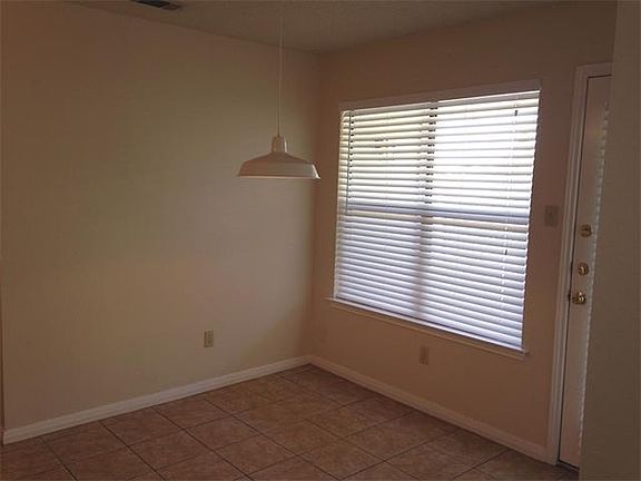 4th image of 1201 Gregory Ln