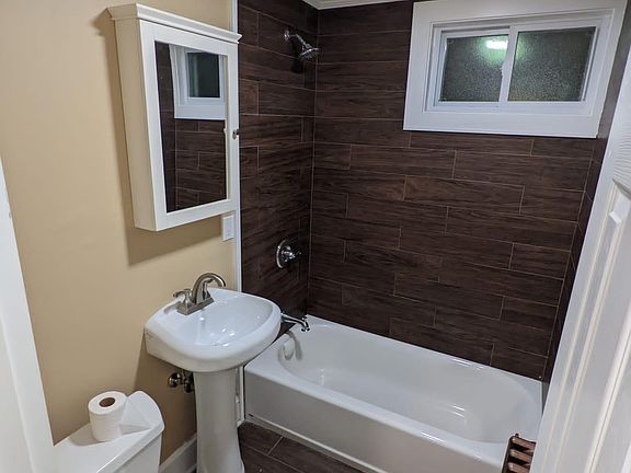 4th image of 48 N Fulton Ave