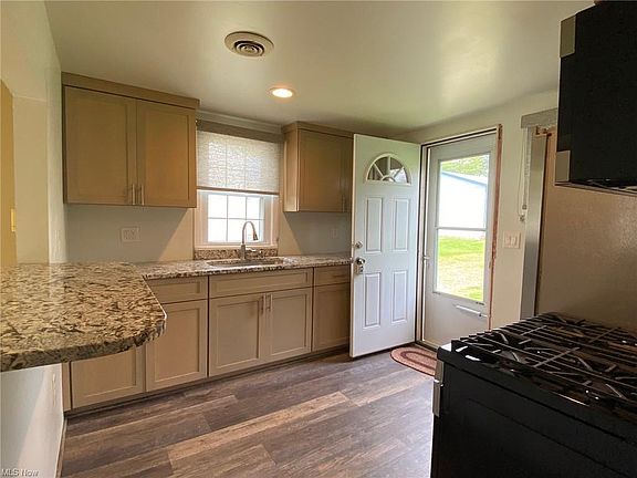 3rd image of 12564 Jackson Dr