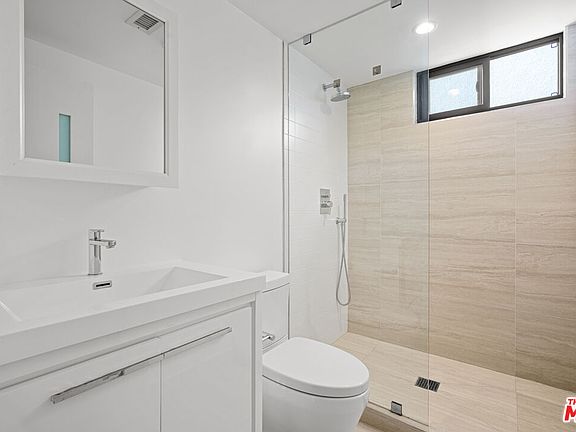 4th image of 11795 Gateway Blvd #4