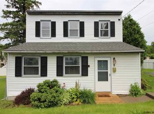 9 Pine Grove St, Rensselaer, NY 12144