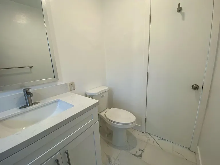 1057 E Hyde Park Blvd #A — Photo 18